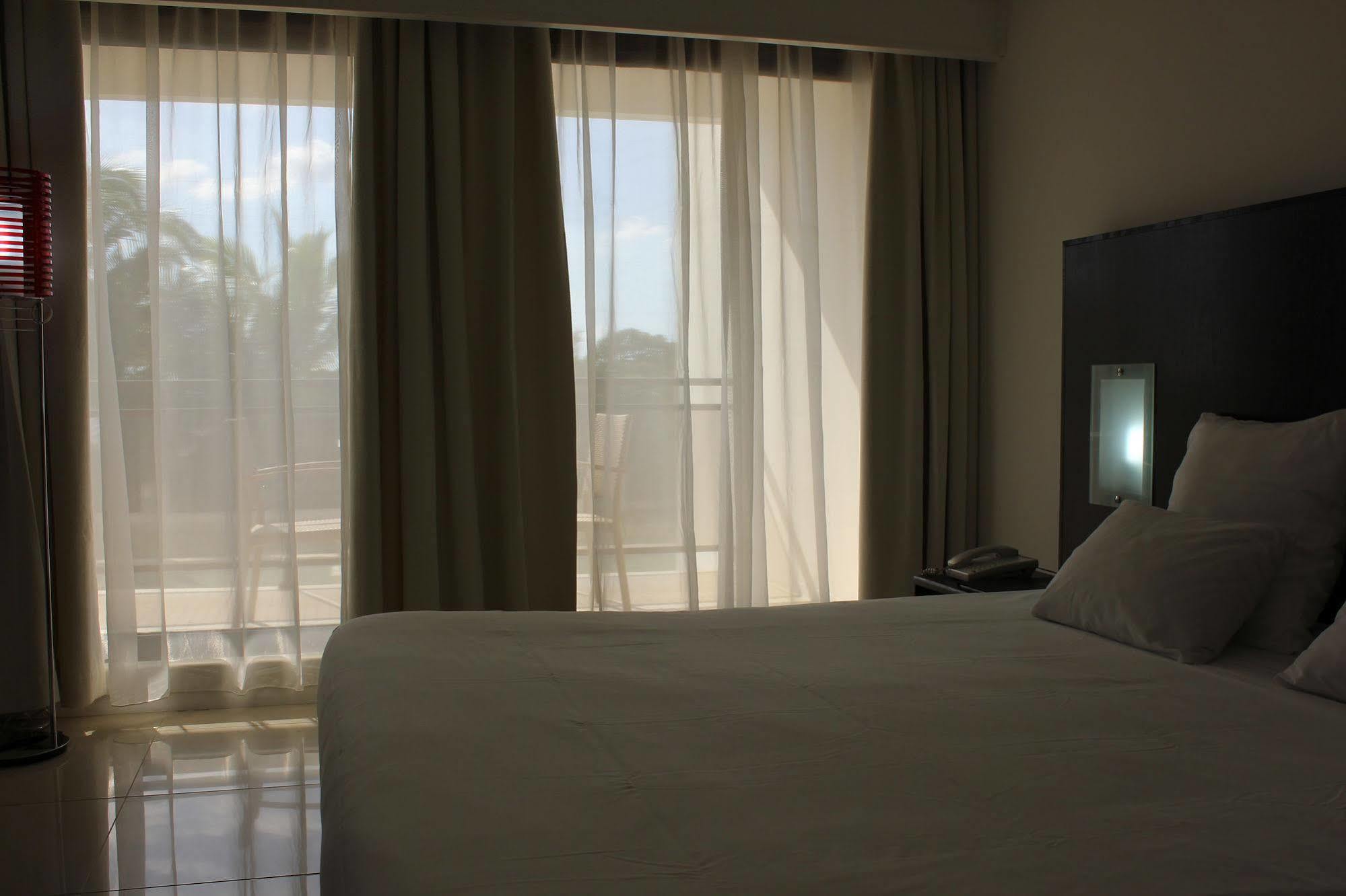 Hotel Le Saint Denis Zewnętrze zdjęcie